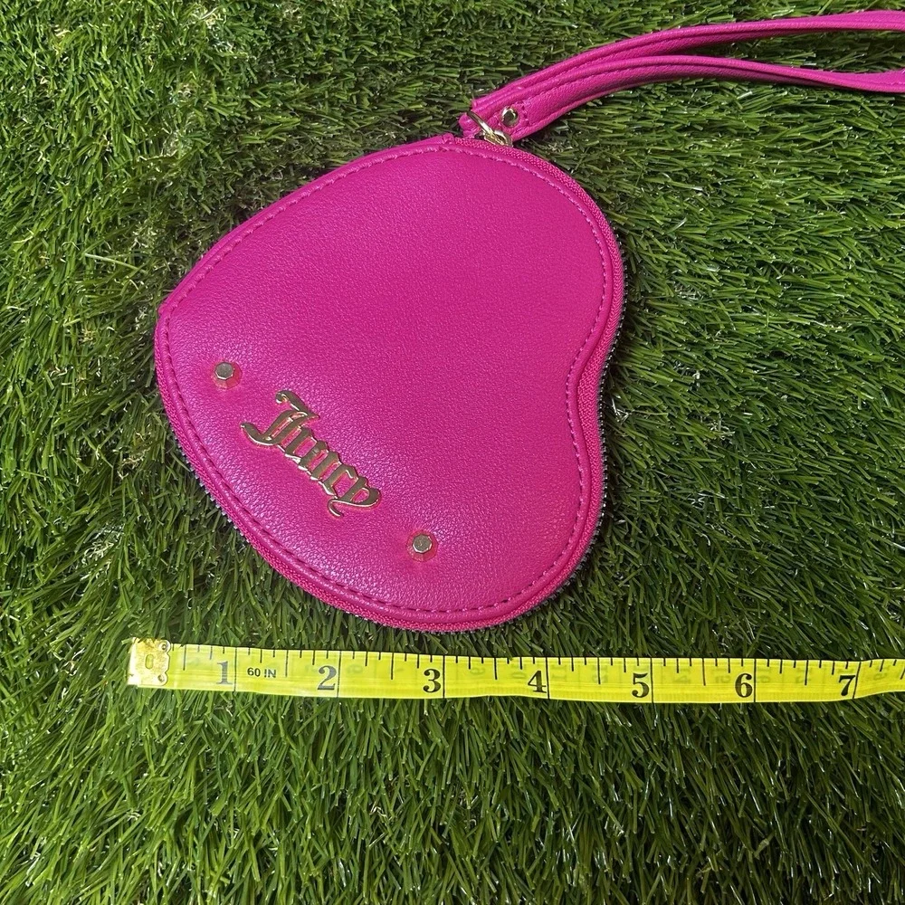 Juicy Couture Hot Pink Heart Shaped Wristlet‎ Pouch Gold Logo Zip Coin Purse